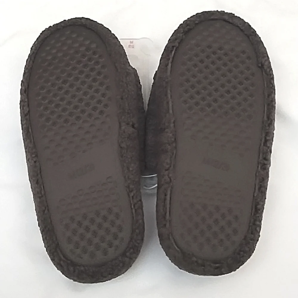 NWT C&J Boys' Slippers Sz 2/3